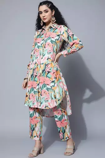Women Floral Printed Regular Kurta with Trousers