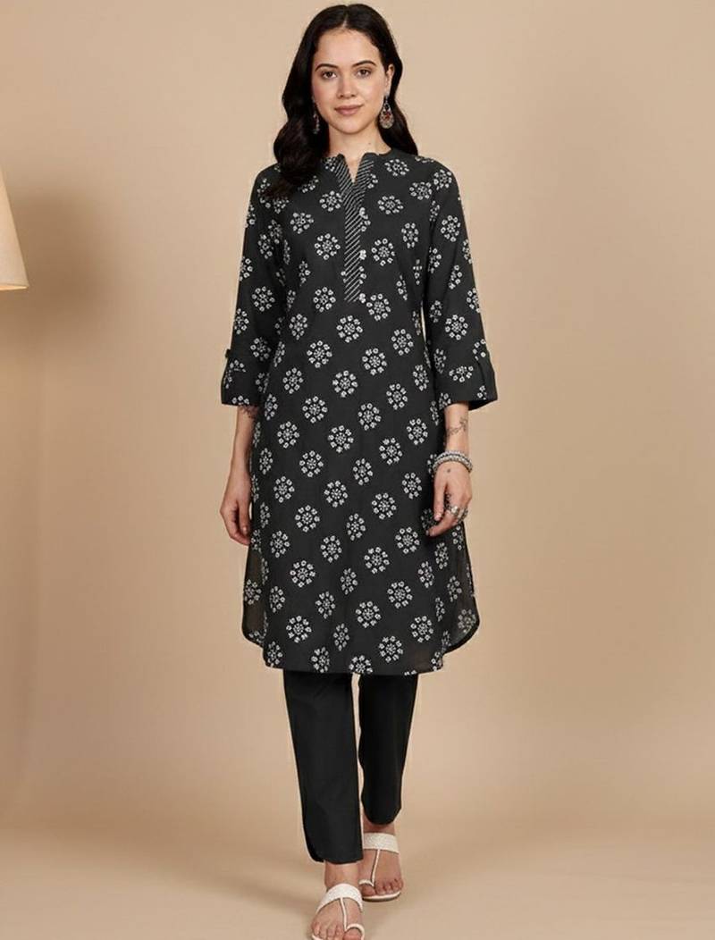 Women Printed Thread Work Straight Kurta & Trousers