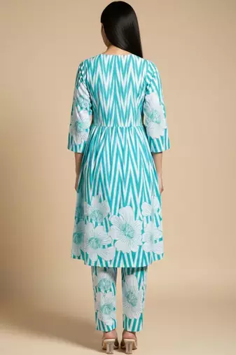 Women Striped Cotton Kurta with Trouser