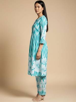 Women Striped Cotton Kurta with Trouser 4