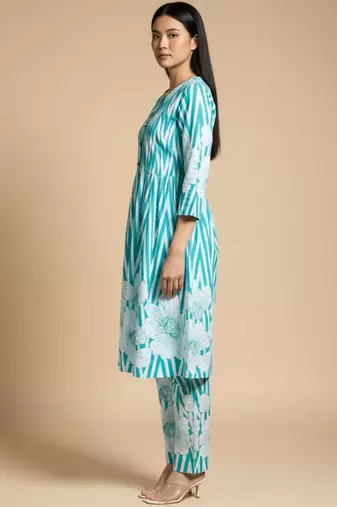 Women Striped Cotton Kurta with Trouser
