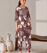 Women Floral Printed Regular Thread Work Kurta with Trousers