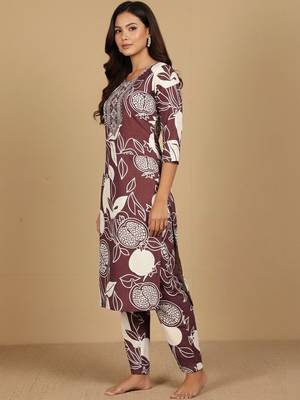 Women Floral Printed Regular Thread Work Kurta with Trousers 4