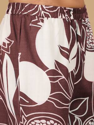 Women Floral Printed Regular Thread Work Kurta with Trousers 5
