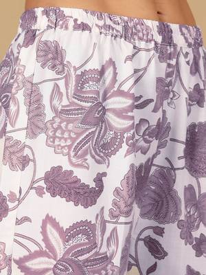 Women Floral Printed Regular Kurta with Trousers 4