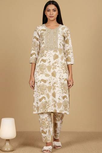 Women Floral Printed Regular Thread Work Kurta with Trousers
