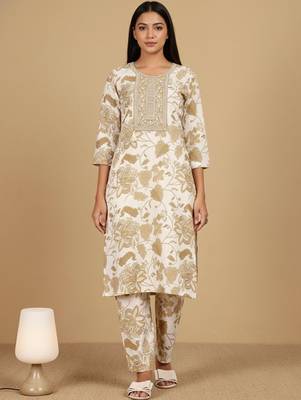 Women Floral Printed Regular Thread Work Kurta with Trousers 2