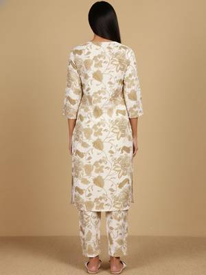 Women Floral Printed Regular Thread Work Kurta with Trousers 3