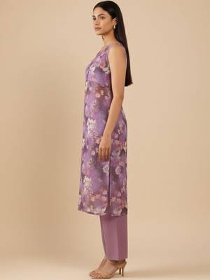 Floral Printed V-Neck Empire Straight Kurta With Trouser 2