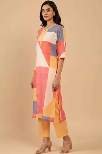 Geometric Printed V-Neck Straight Kurta With Trousers