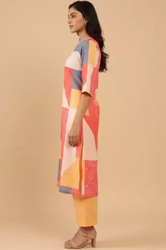 Geometric Printed V-Neck Straight Kurta With Trousers