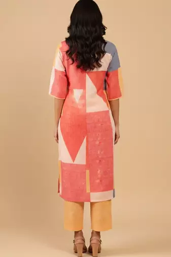 Geometric Printed V-Neck Straight Kurta With Trousers
