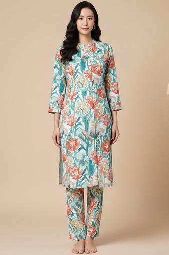 Women Floral Printed Regular Kurta with Trousers