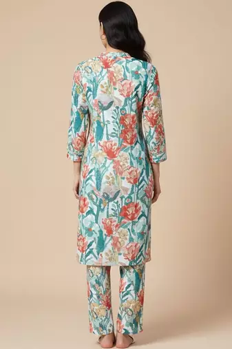 Women Floral Printed Regular Kurta with Trousers