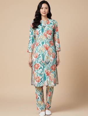 Women Floral Printed Regular Kurta with Trousers 3