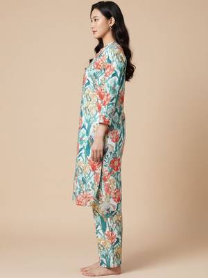 Women Floral Printed Regular Kurta with Trousers 5