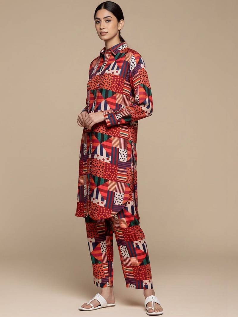Women Geometric Printed Kurta with Trousers