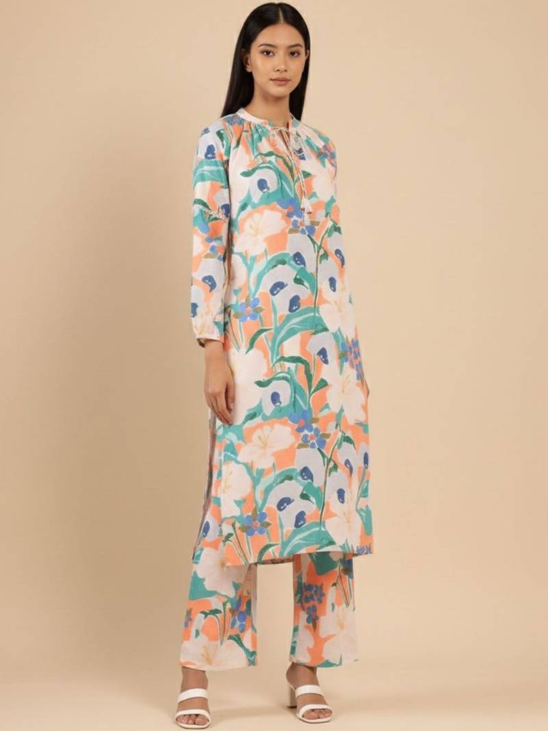 Floral Printed Mandarin Collar Straight Kurta With Trousers