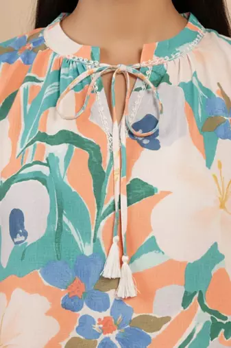 Floral Printed Mandarin Collar Straight Kurta With Trousers
