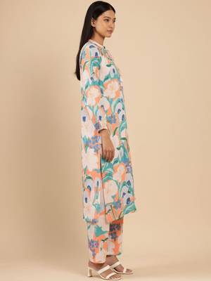Floral Printed Mandarin Collar Straight Kurta With Trousers 5