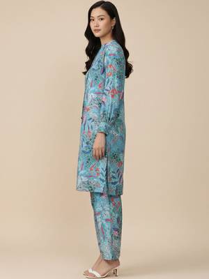 Women Floral Printed Regular Kurta with Trousers 4