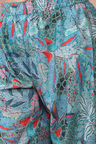 Women Floral Printed Regular Kurta with Trousers