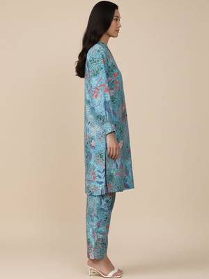 Women Floral Printed Regular Kurta with Trousers 6