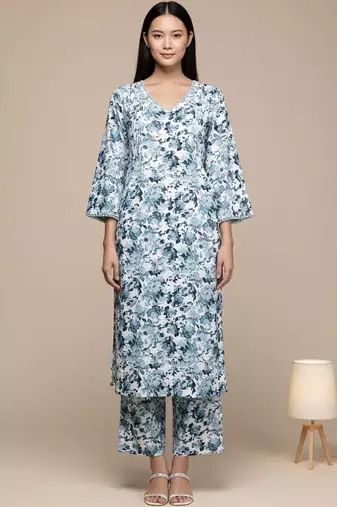 Women Floral Printed Regular Kurta with Trousers