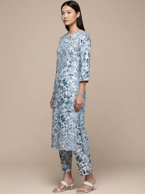 Women Floral Printed Regular Kurta with Trousers 3