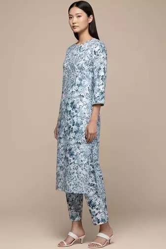 Women Floral Printed Regular Kurta with Trousers