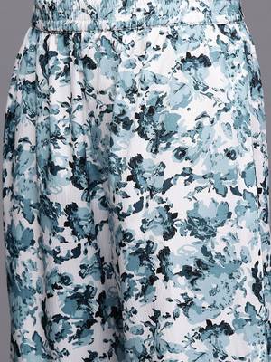 Women Floral Printed Regular Kurta with Trousers 4
