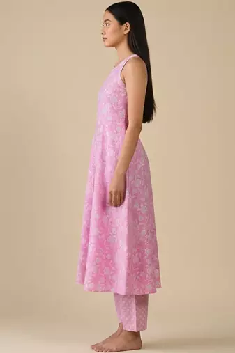 Women Floral Printed Empire Pure Cotton Kurta with Trousers