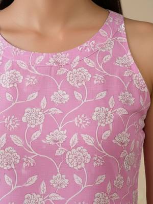 Women Floral Printed Empire Pure Cotton Kurta with Trousers 3