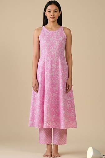Women Floral Printed Empire Pure Cotton Kurta with Trousers