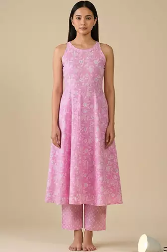 Women Floral Printed Empire Pure Cotton Kurta with Trousers