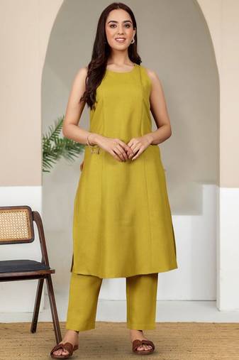 Women Round Neck Kurta With Trouser