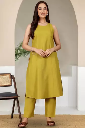 Women Round Neck Kurta With Trouser