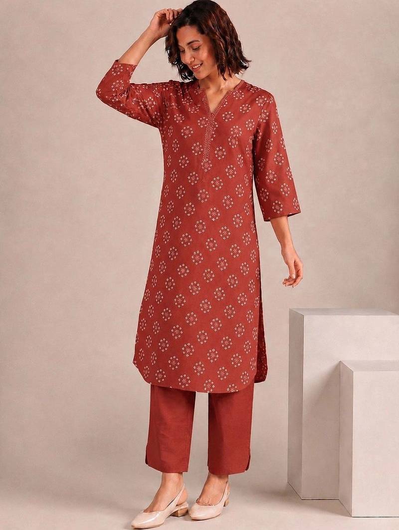 Women Cotton Blend Ethnic Motifs Printed Regular Kurta Set With Trousers