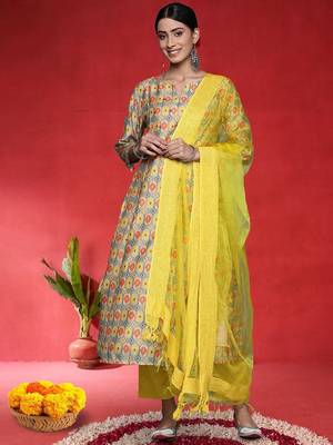 Women Floral Printed A-Line Kurta with Trousers & Dupatta 1