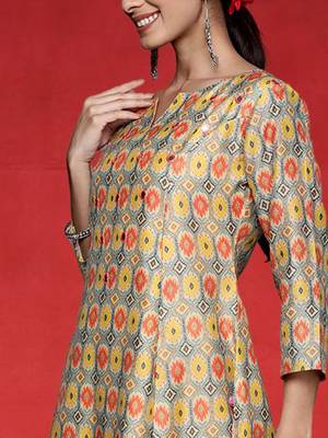 Women Floral Printed A-Line Kurta with Trousers & Dupatta 2
