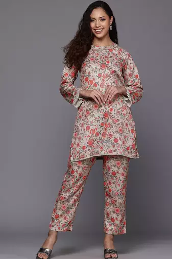 Grey Floral Printed Mandarin Collar Straight Kurta With Trousers