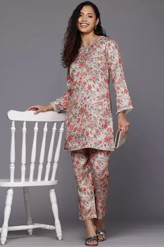 Grey Floral Printed Mandarin Collar Straight Kurta With Trousers