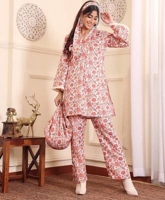 Off White Floral Printed V-Neck Flared Sleeves Straight Kurta With Trousers 1