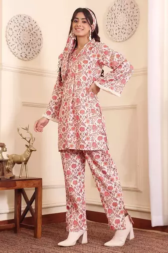 Off White Floral Printed V-Neck Flared Sleeves Straight Kurta With Trousers