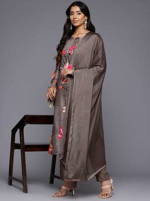Floral Printed Beads & Stones Pure Silk Kurta With Trousers & Dupatta 7