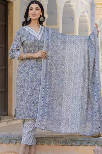 Paisley Printed Regular Thread Work Kurta with Trousers & With Dupatta