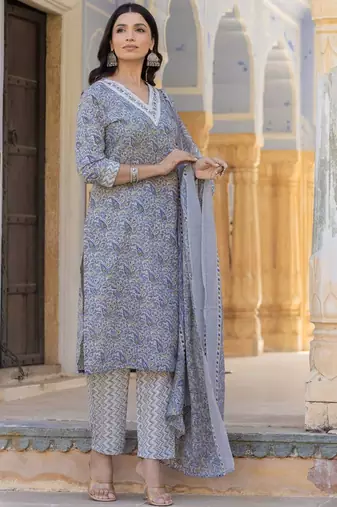 Paisley Printed Regular Thread Work Kurta with Trousers & With Dupatta