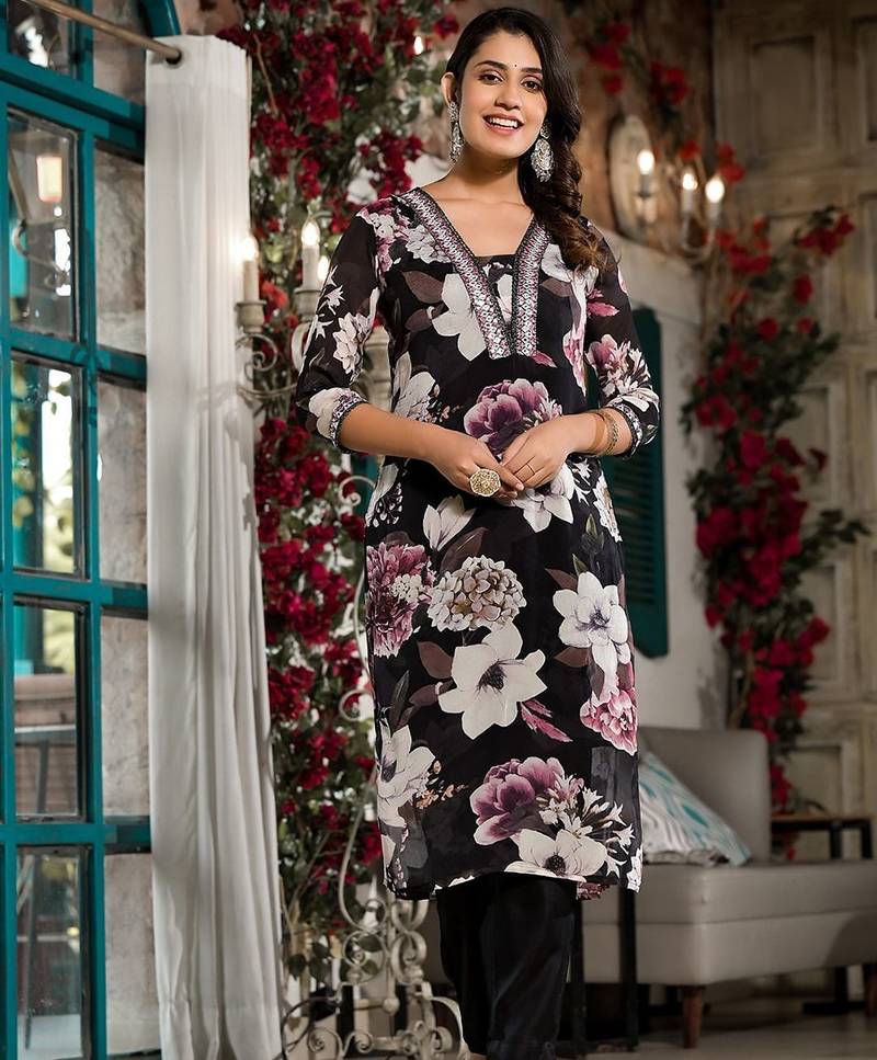 V-Neck Mirror & Sequins Embellished Kurta Set