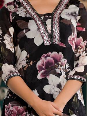 V-Neck Mirror & Sequins Embellished Kurta Set 2
