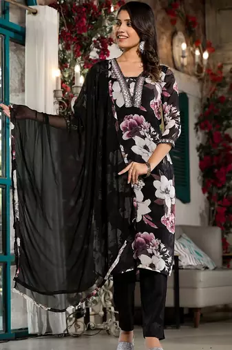 V-Neck Mirror & Sequins Embellished Kurta Set
